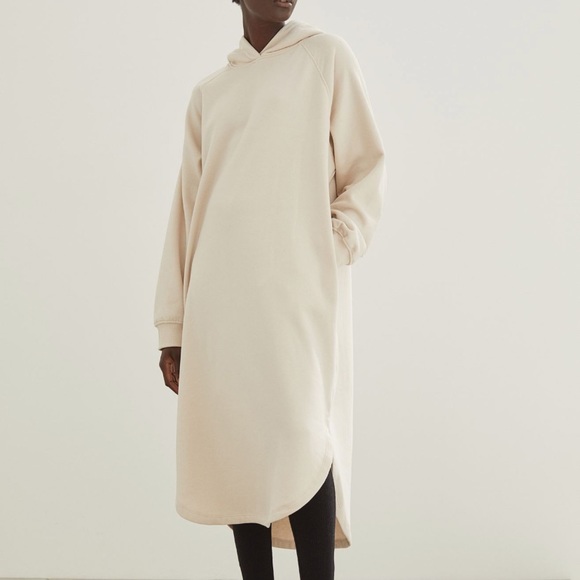 H&M Dresses & Skirts - 3/20 ⭐️LAST CALL H&M Midi Hooded Dress
